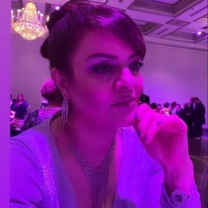 Meet your Posher, Zari